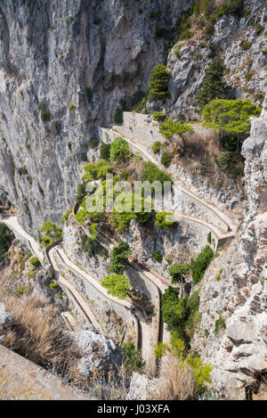Ansicht der Via Krupp - gewundenen Pfad auf der Insel Capri, Italien Stockfoto