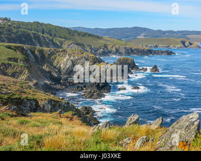 Malerische Aussicht auf die Klippen in der Nähe von San Xiao, kleines Dorf im nördlichen Galicien, Spanien Stockfoto