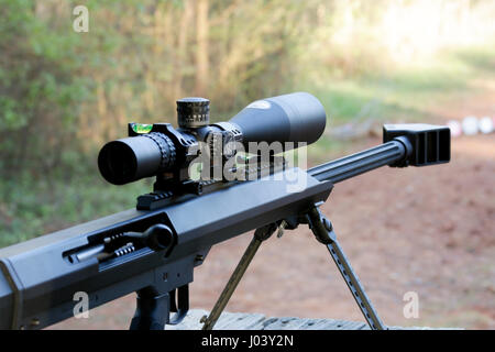 Barrett Modell 99 50 Kaliber Repetierbüchse mit Rahmen in Leeds im freien Bereich in der Nähe von Carlisle, SC. Stockfoto