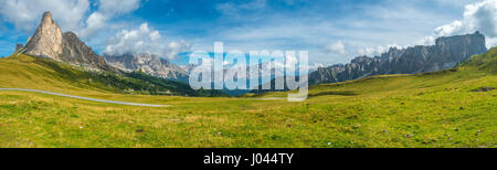 Dolomiten, Bergketten am Giau Pass Stockfoto