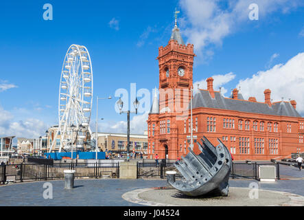 Cardiff Bay Riesenrad Karussell Waterfront Pierhead Gebäude Cardiff Bay Cardiff South Glamorgan South Wales GB UK EU Europa Stockfoto