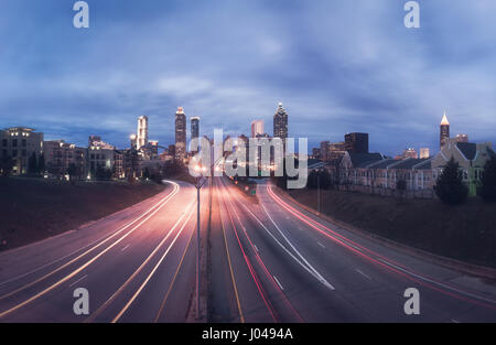 Panorama der Stadt Nacht Skyline von Atlanta, Georgia, USA Stockfoto