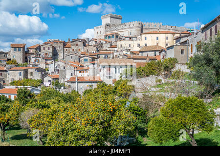 Landschaftliche Sehenswürdigkeit in Sermoneta, mittelalterliches Dorf in der Provinz Latina, Italien Stockfoto