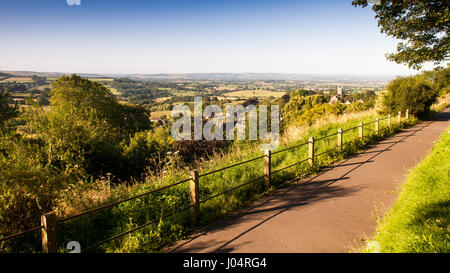 Der Blick über die landwirtschaftlichen Tal der blackmore Vale vom Hilltop Park in Shaftesbury, Dorset. Stockfoto