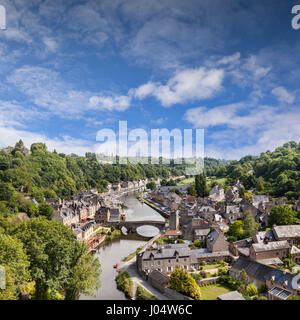 Der alte Hafen von Dinan und dem Fluss Rance, Bretagne, Frankreich. Stockfoto