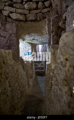 RABAT, MALTA - 29. Juli 2015: St. Pauls Katakomben - ein umfassendes System von unterirdischen Gängen und Gräber - die auffälligsten Merkmale von Malta Stockfoto