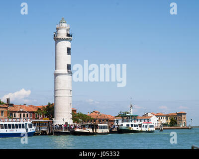 Murano, Italien - 17. Mai 2016: Leuchtturm in der Nähe der Liegeplatz des der Insel Murano Stockfoto