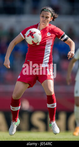 Erfurt, Deutschland. 9. April 2017. Kanadas Christine Sinclair in Aktion während der internationalen Frauen Freundschaftsspiel zwischen Deutschland und Kanada im Steigerwaldstadion Stadion in Erfurt, Deutschland, 9. April 2017. Foto: Thomas Eisenhuth/Dpa-Zentralbild/ZB/Dpa/Alamy Live News Stockfoto