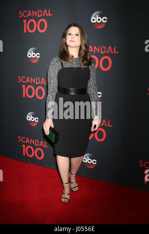 West Hollywood, CA, USA. 9. April 2017. LOS ANGELES - 8 APR: Katie Lowes an der '' Skandal '' 100. Show Party in Abb. & Olive Restaurant am 8. April 2017 in West Hollywood, CA Credit: Kathy Hutchins / via ZUMA Draht/ZUMA Draht/Alamy Live-Nachrichten Stockfoto