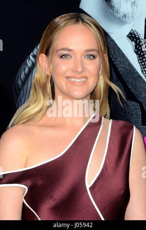 Los Angeles, CA, USA. 3. April 2017. Jess Weixler im Ankunftsbereich für AMCs THE SON Serie Premiere, ArcLight Theater, Los Angeles, CA 3. April 2017. Bildnachweis: Priscilla Grant/Everett Collection/Alamy Live-Nachrichten Stockfoto