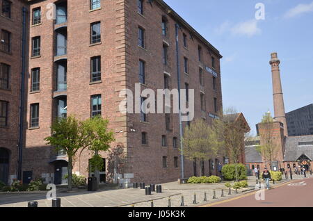 Albert Dock in Liverpool, Merseyside, designed by Jesse Hartley und Philip Hardwick.The einmal Dockland-Arbeitsbereich ist eine Attraktion für Tourismus und Freizeit Stockfoto