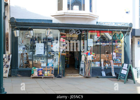 Der Shropshire Stadt Ludlow, einer Der pretiest in England UK Rickards Hardware shop Stockfoto