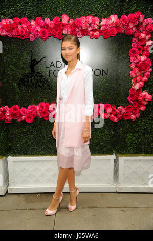 Zendaya besucht den 7. jährlichen Frauen Excellence Awards am 13. Juni 2015 im Luxe Hotel in Los Angeles, Kalifornien. Stockfoto