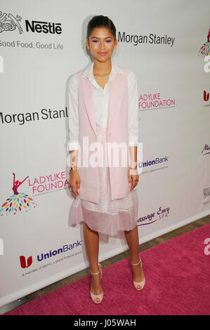 Zendaya besucht den 7. jährlichen Frauen Excellence Awards am 13. Juni 2015 im Luxe Hotel in Los Angeles, Kalifornien. Stockfoto