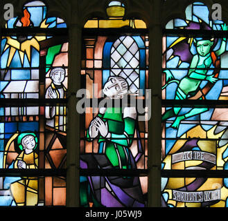 Glasfenster in der Kirche von Tervuren, Belgien, Darstellung das Sakrament der Buße oder Beichte Stockfoto