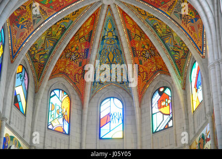 Detail aus dem bemalten Dach der Kathedrale von Almundena, Madrid, Spanien. Stockfoto