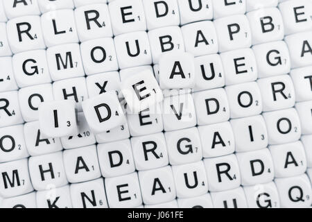 Alphabet Würfel / Buchstabe Würfel / Scrabble-Art Würfel, Rechtschreibung, das Wort "Idee" Stockfoto