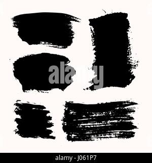 Eine Reihe von schwarzer Tinte Pinselstriche, isoliert auf weißem Hintergrund. Handgezeichnete Grafik-Design-Elemente mit Kopie-Raum. Stock Vektor