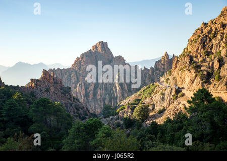 Eine wunderschöne Felslandschaft in Les Calanches de Piana auf der Insel Korsika, Frankreich. Stockfoto