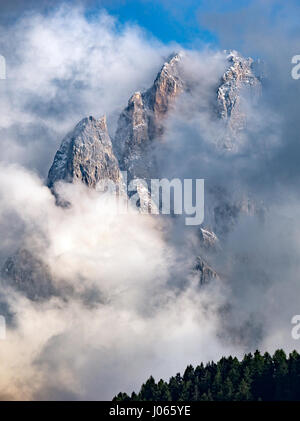 Die Landschaft ist atemberaubend in Val Gardena in Südtirol in Italien. Die Bergkette und Felslandschaft ist Teil der Dolomiten, welche ar Stockfoto