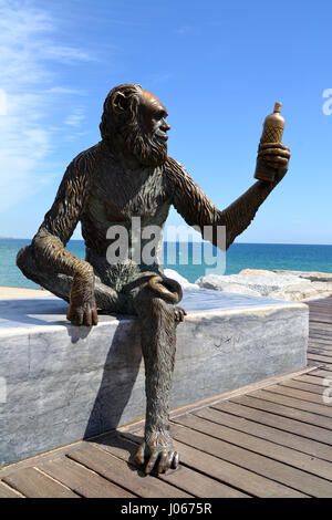 Affe-Skulptur in Badalona, Spanien Stockfoto