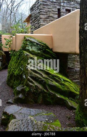 Frank Lloyd Wright Fallingwater Mill Run PA Pennsylvania Laurel Highlands - Rückseite des Haupthauses Stockfoto