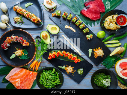 Asiatische Japan Sushi abwechslungsreiche Rezepte mit Algen und Edamame Stockfoto