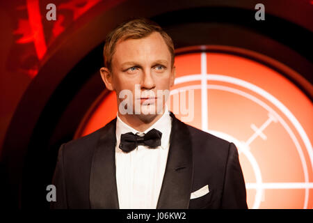 Wachsfigur von Daniel Craig als James Bond 007 Agent in Madame Tussauds Wachsfigurenkabinett in Amsterdam, Niederlande Stockfoto