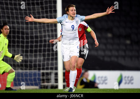 Englands Ellen White feiert scoring ihrer Seite erste Tor des Spiels während der internationalen Freundschaftsspiel im Stadion mk, Milton Keynes. Stockfoto