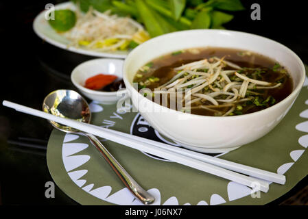 Horizontale schließen sich der traditionellen vietnamesischen Gericht Pho. Stockfoto