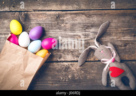 Osterhasen auf alt-boards Stockfoto