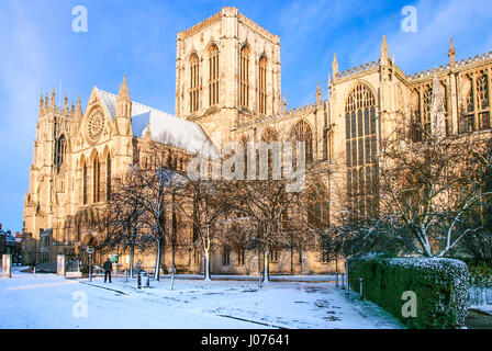 York Minster England, UK. von SE in Winter.Snow gesehen Stockfoto