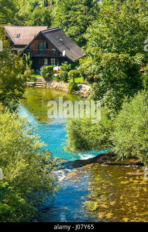 Slunjcica Fluss in Rastoke Dorf, Kroatien Stockfoto