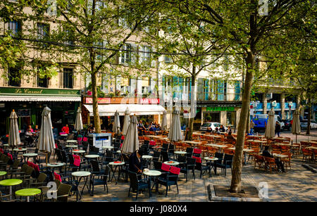Cafe - Bistro in der Place Carnot in Carcassonne, Frankreich Stockfoto