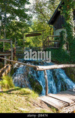 Slunjcica Fluss in Rastoke Dorf in der Nähe von Slunj, Kroatien Stockfoto