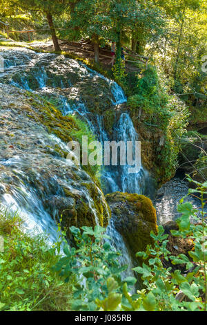 Slunjcica Fluss fließt in den Fluss Korana, Rastoke Dorf in der Nähe von Slunj, Kroatien Stockfoto