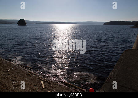 Kontrollturm auf Kielder See in Northumberland, England. Der See ist ein Stausee Kielder Damm gebildet. Stockfoto