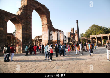 Eine der wichtigsten Sehenswürdigkeiten von Delhi, Majestic Victory Tower, Qutub Minar in Delhi, Indien Höhe 72.5 Meter, 379 Treppen. (© Saji Maramon) Stockfoto