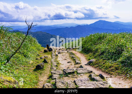 Bergweg auf Jilong Berg Jiufen Taiwan Stockfoto