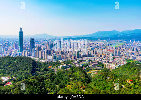 Ansicht von Taipeh mit der Natur Stockfoto