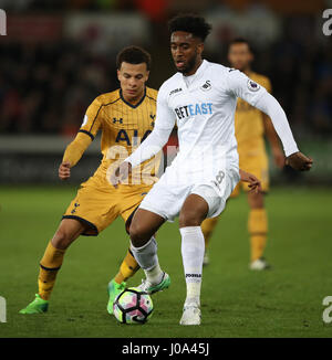 Swansea City Leroy Fer (rechts) und Tottenham Hotspurs Dele Alli in Aktion Stockfoto