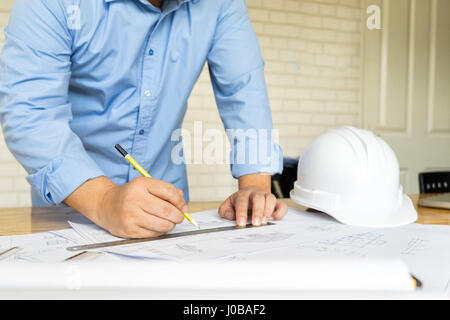 Architekt Zeichnungs Architekturprojekt auf Entwurf, technische Konzept, Architektur-Konzept, Weichzeichner, Vintage-Ton Stockfoto
