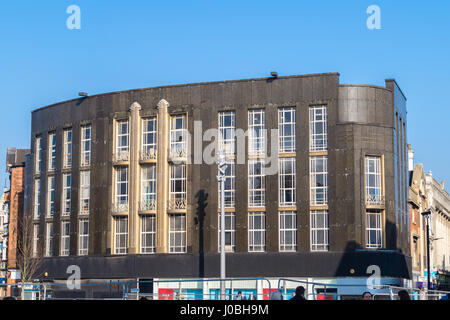 Art déco-Burton Herren Ausstatter shop Exterieur von Harry Wilson, 1936, Whitefriargate, Kingston-upon-Hull, Yorkshire, England Stockfoto