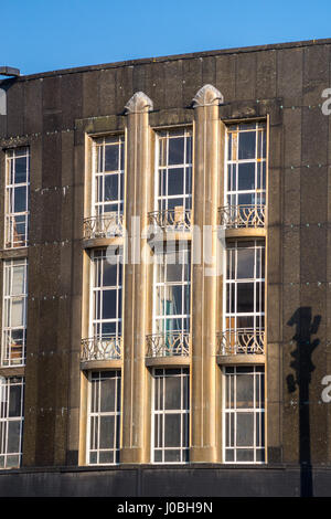 Art déco-Burton Herren Ausstatter shop Exterieur von Harry Wilson, 1936, Whitefriargate, Kingston-upon-Hull, Yorkshire, England Stockfoto