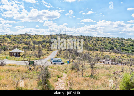 Der Montego Deck Aussichtspunkt und die Waschung-Einrichtungen auf dem Parkplatz von dem Tal Des CAMDEBOO NATIONAL PARK, Südafrika - 22. März 2017: Stockfoto