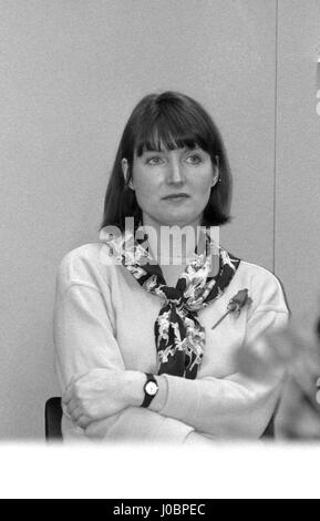 Harriet Harman, Labour party Mitglied des Parlaments für Peckham, besucht eine Party-Pressekonferenz in London, England am 29. Januar 1990. Stockfoto