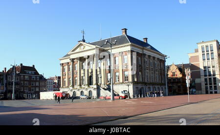 Anfang des 18. Jahrhunderts Rathaus (Stadhuis) am Grote Markt (Marktplatz) im historischen Zentrum von Groningen, Niederlande Stockfoto