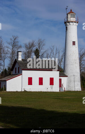 Stör pt Leuchtturm Michigan wunderschönen blauen Himmel. Stockfoto