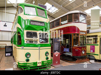 Große Ausstellungshalle an der nationalen Straßenbahnmuseum Crich Tramway Village, nr Matlock, Derbyshire, England, UK Stockfoto