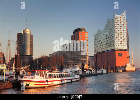 Elbphilharmonie bei Sonnenuntergang, Elbufer, HafenCity, Hamburg, Hansestadt, Deutschland Stockfoto